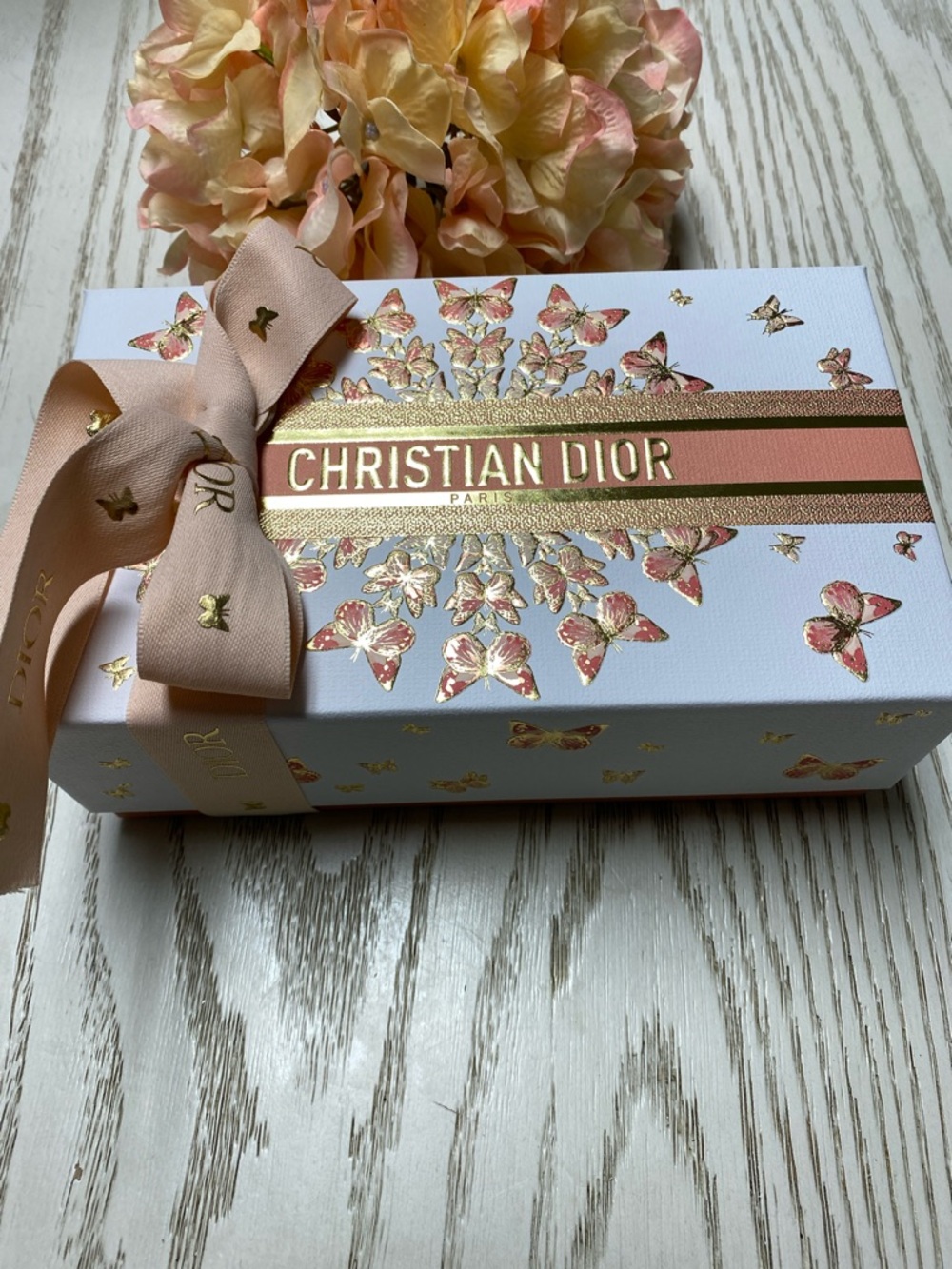 Dior Limited Edition Mother’s Day Gift Box - Picture 3 of 3